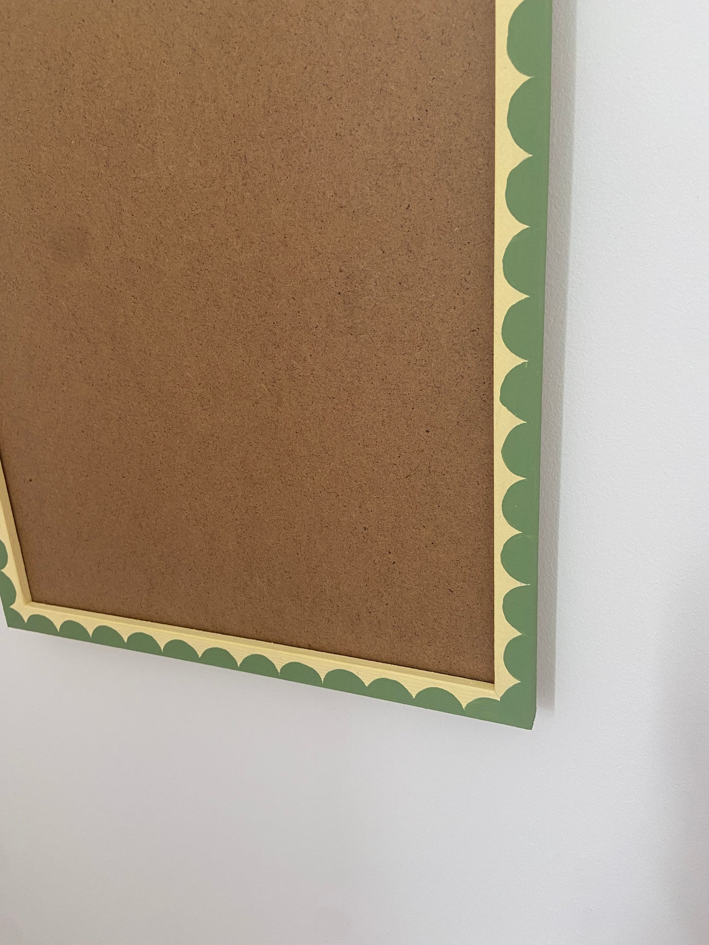 Green and Butter yellow scallop frame